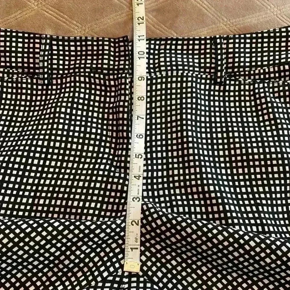 Hope & Harlow Black and White Woman’s Checked Pants, Size 14. - Picture 6 of 10